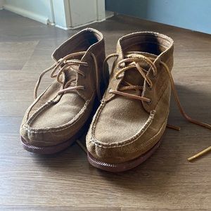 Sperry + J Crew collaboration. Suede chukka boot